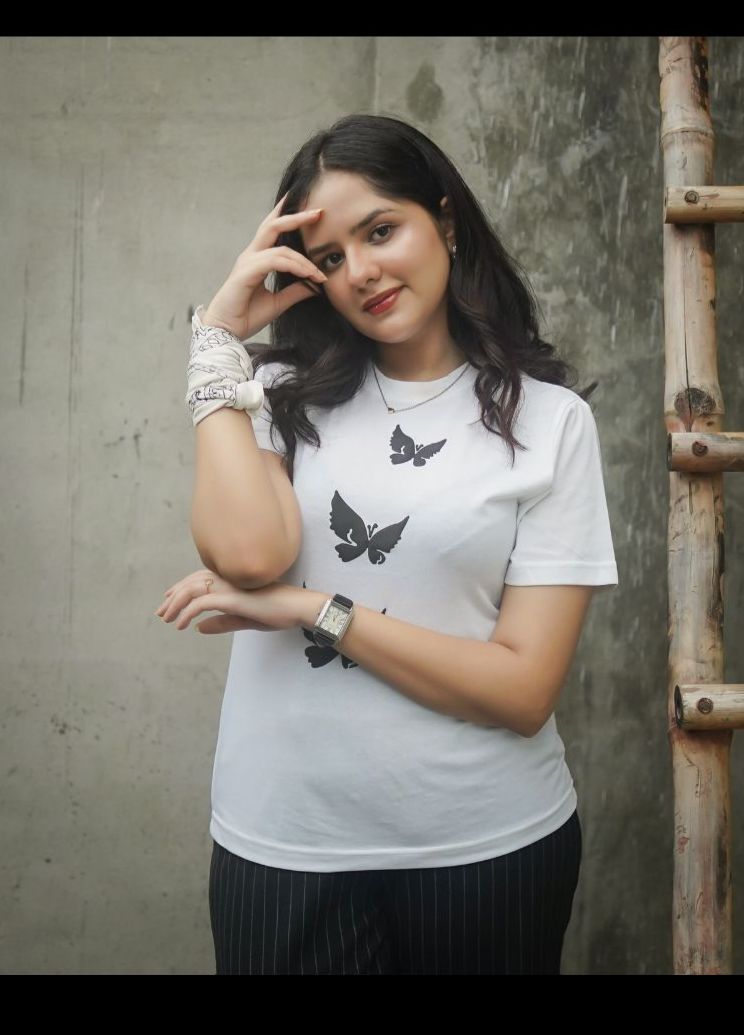 “White Wing” Women basic tee